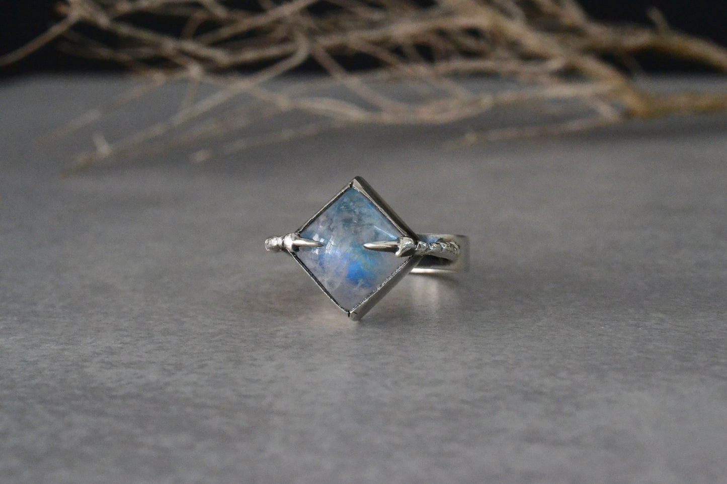 -- ARIHANT--Gothic Claw Moonstone Engagement Ring, Sterling Silver Flashy Labradorite Gemstone Jewelry